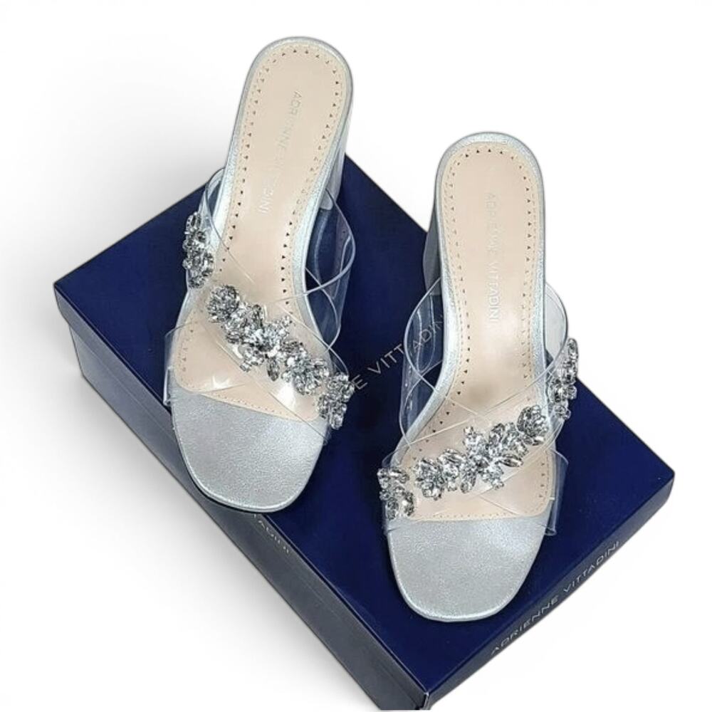 NWT ADRIENNE VITTADINI Jewel Embellished Metallic Finish Block Heel Sandals